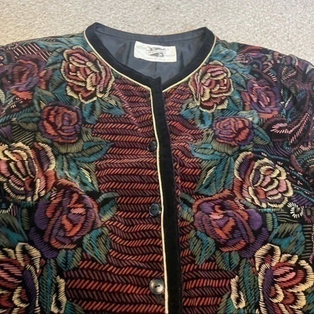 Vintage Saxton Hall velvet embroidered coat